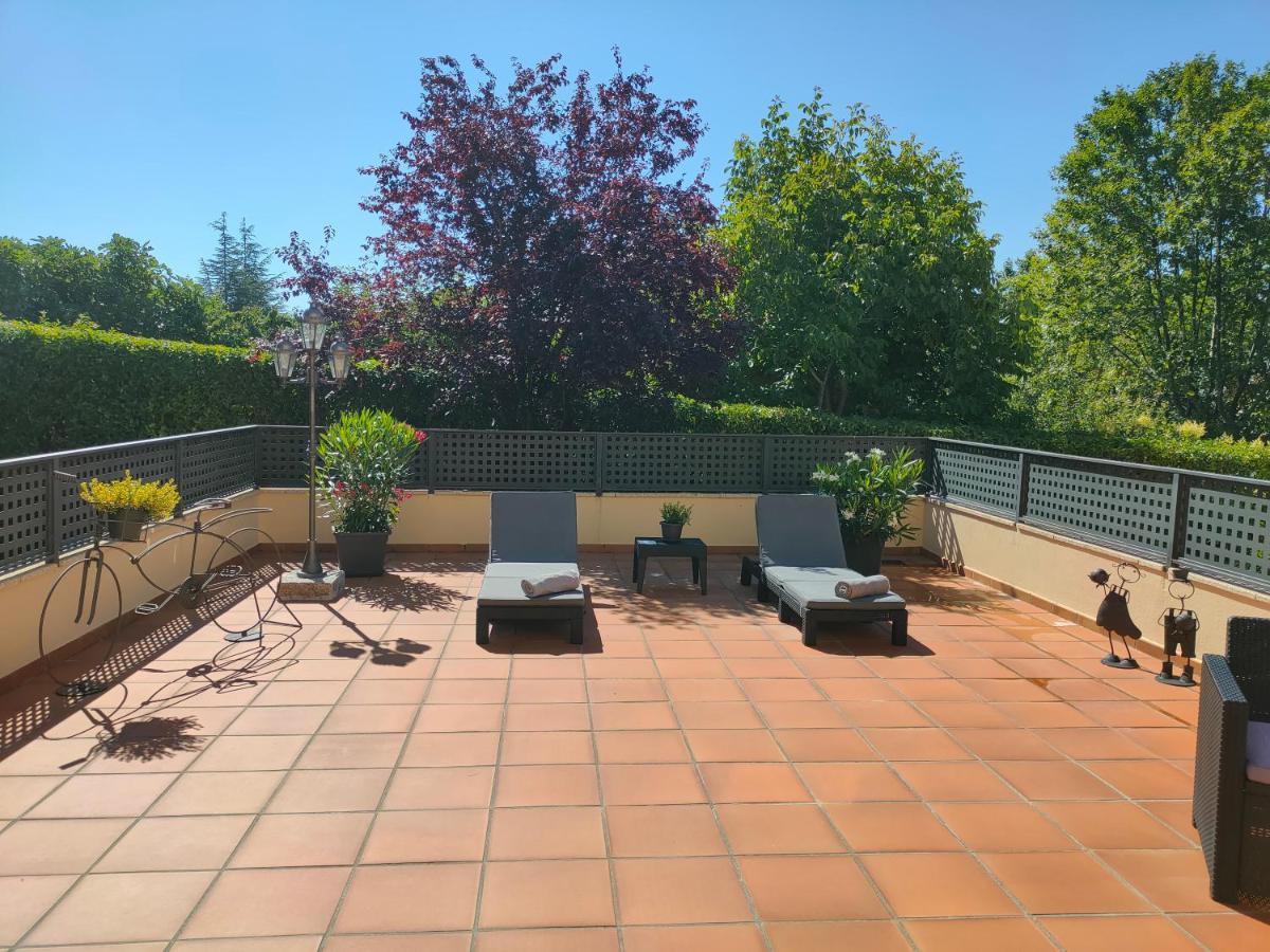 סן לורנסו דה אל אסקוריאל Loft Abantos - 120M2 Mas Terraza Y Jardin Independiente מראה חיצוני תמונה